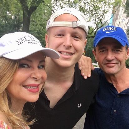 Álex Lequio con sus padres, Ana Obregón y Alessandro Lequio, en una imagen de Instagram de finales de 2018.