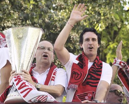 El presidente del Sevilla, José Castro, y el entrenador, Unai Emery