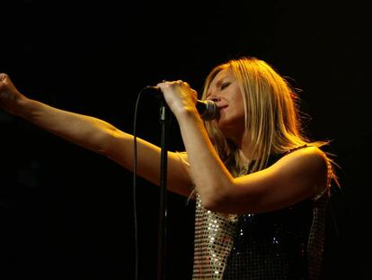 La cantant de Saint Etienne, Sarah Cracknell, en un concert.