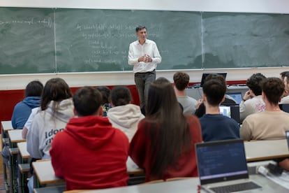 Francisco Vico, en clase. 