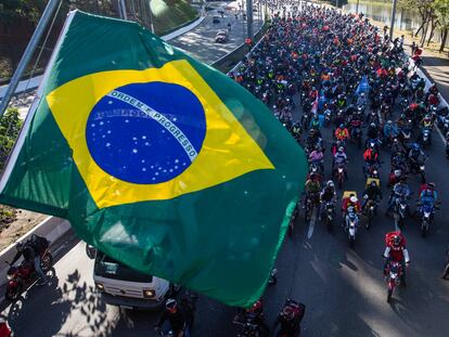 Los repartidores de aplicaciones protestan en la Avenida Paulista, el 1 de julio.