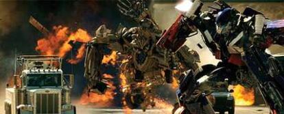 Escena de la película <i>Transformers</i>, dirigida por Michael Bay.