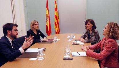 Pere Aragonès i Elsa Artadi (esquerre), amb Meritxell Batet i Carmen Calvo
