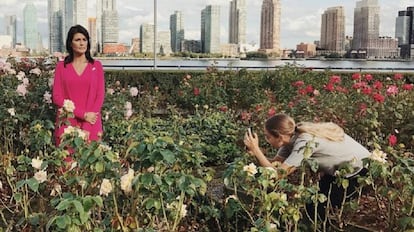 Luisa Dörr fotografa a embaixadora americana nas Nações Unidas, Nikky Haley, com um Iphone 7 Plus