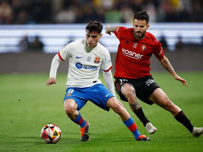 Pedri durante el partido frente al Osasuna en las semifinales de la Supercopa.