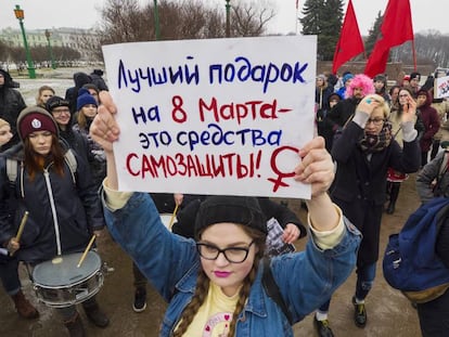 Manifestaci&oacute;n por el D&iacute;a de la Mujer, en marzo, en San Petersburgo.