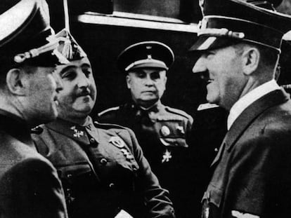 L&#039;autor ha creat un maquis que acaba matant el dictador, aliat amb Hitler i Mussolini.