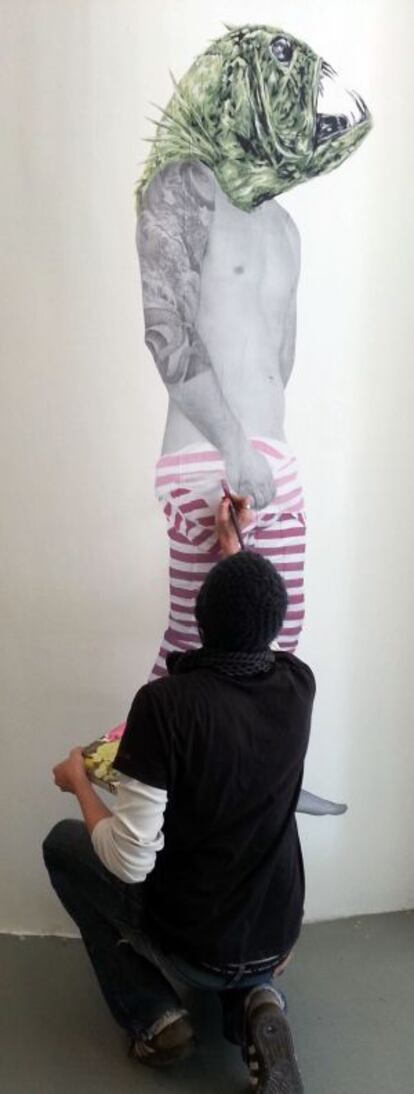 Montando la exposición.