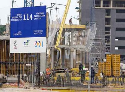 Una promoción de pisos de protección oficial en construcción, en el barrio de Zabalgana de Vitoria.