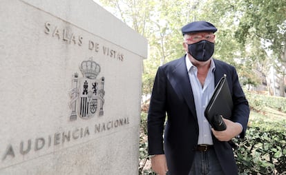 El comisario jubilado José Manuel Villarejo, a la salida de la Audiencia Nacional, el pasado septiembre.