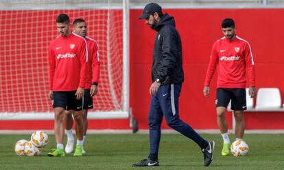 Pablo Machín, en el entrenamiento del Sevilla. 