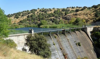 Presa del embalse del Aulencia en el Parque Regional del Curso Medio del Guadarrama