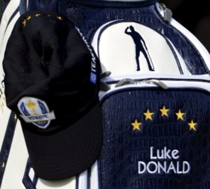 La bolsa de Luke Donald con la silueta de Ballesteros.