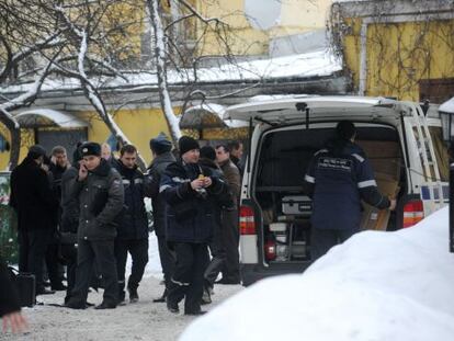 La polic&iacute;a en el restaurante donde fue abatido el mafioso, en el centro de Mosc&uacute;.