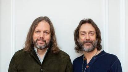 Rich (izquierda) y Chris Robinson, de The Black Crows, el jueves en Londres.