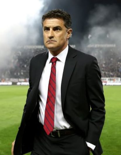 Míchel, en un partido del Olympiakos.