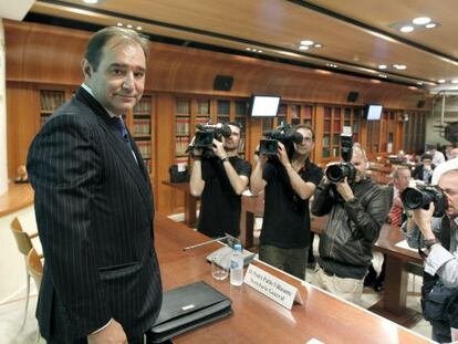 El secretario general de la AEB, Pedro Pablo Villasante, al inicio de la rueda de prensa.