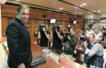 El secretario general de la AEB, Pedro Pablo Villasante, al inicio de la rueda de prensa.