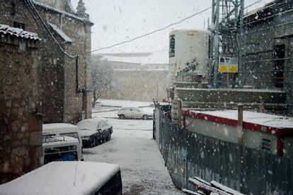 Esta era la imagen que ofrecía esta mañana la ciudad de Burgos, donde ha nevado copiosamente.