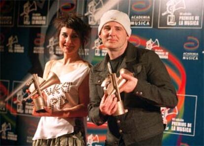 Eva Amaral y Juan Aguirre arrasaron en la VII edición de los Premios de la Música.
Caetano Veloso recibió el Premio Latino de Honor.
