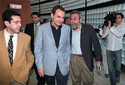 José Luis Rodríguez Zapatero y Cándido Méndez, ayer, en un acto en Madrid.