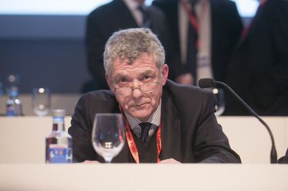 Ángel María Villar, presidente de la Federación Espanola de Fútbol antes de la asamblea extraordinaria.