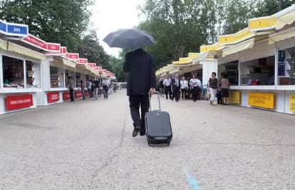 La lluvia ha sido una visitante inesperada pero habitual en la inauguración de la Feria.