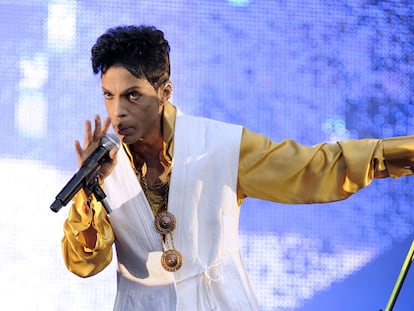 El artista Prince en una actuación en París, en 2011.