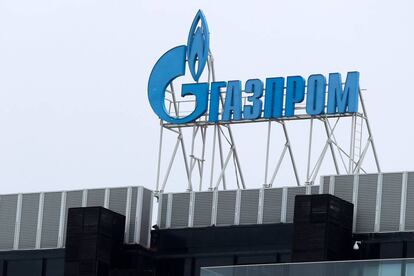 El rótulo de Gazprom en su sede de San Petersburgo
 