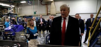 Donald Trump, el jueves en la f&aacute;brica de Carrier de Indian&aacute;polis.