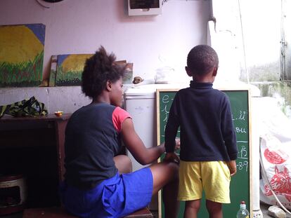 Entre letras y números