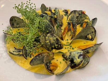 Mejillones Curry del Restaurante Canela en Rama, de la chef Irene Ximénez.