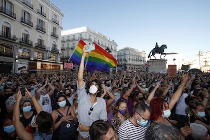 Manifestación celebrada este lunes en la Puerta del Sol, en Madrid, para condenar el crimen de Samuel Luiz.