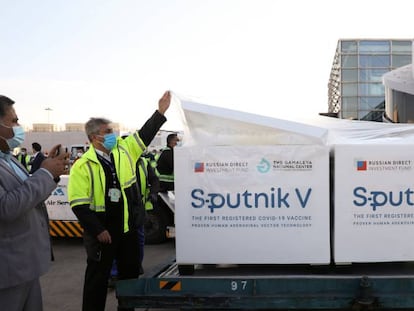 Borrell espera que la UE registre la vacuna rusa Sputnik V