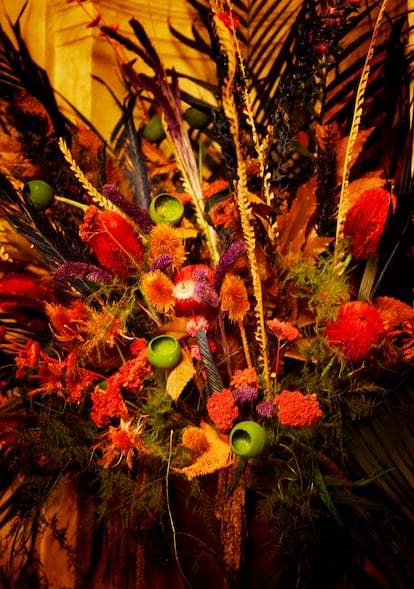 Flowers are a key element of the restaurant's interior. 