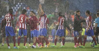 Los jugadores del Atlético de Madrid al finalizar el partido.