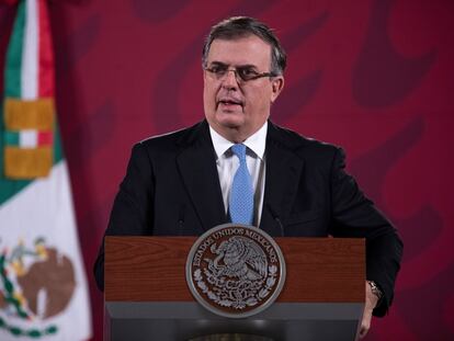 El canciller mexicano, Marcelo Ebrard, durante una conferencia de prensa en el Palacio Nacional.
