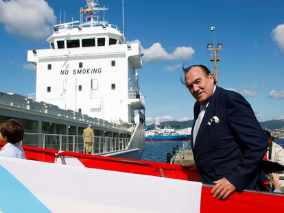 El empresario Fernando Fernández Tapias en la visita de uno de sus barcos.