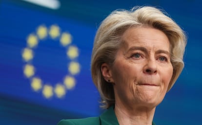 La presidenta de la Comisión Europea, Ursula von der Leyen, en rueda de prensa tras el Consejo Europeo en Bruselas el 22 de marzo.