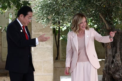 La primera ministra de Italia, Giorgia Meloni recibe al primer ministro de Japón, Fumio Kishida, este jueves en Borgo Egnazia.