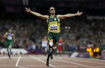 Pistorius gana el oro en la final de 400m en los Juegos Paralímpicos de Londres.