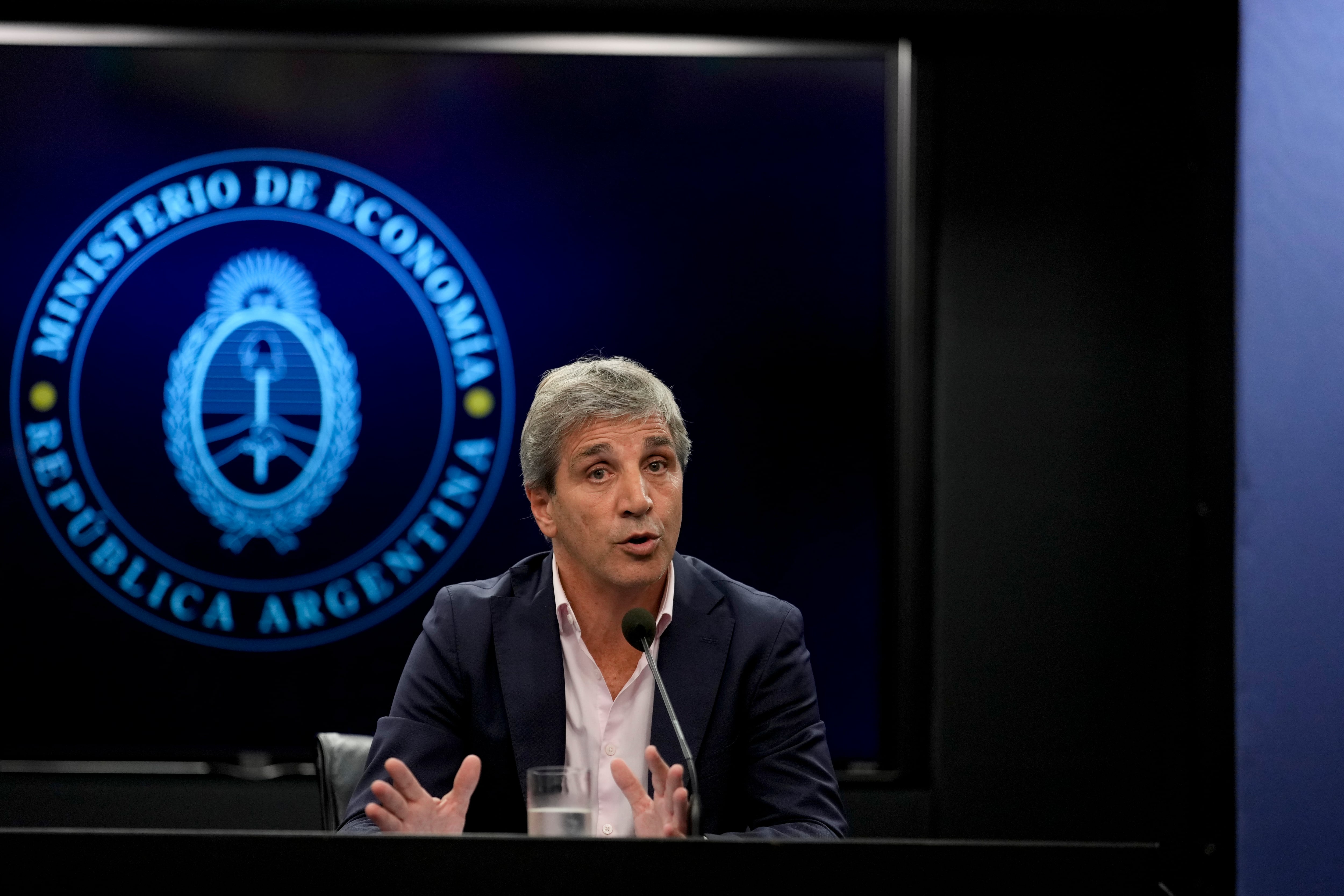 El Gobierno de Milei echa mano de los fondos de pensión para promover los créditos hipotecarios
