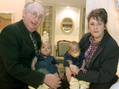 Alan y Judith Kilshaw con Kimberley y Belinda, el pasado enero.