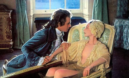 Ryan O'Neal y Marisa Berenson en una escena de 'Barry Lyndon' (1975).
