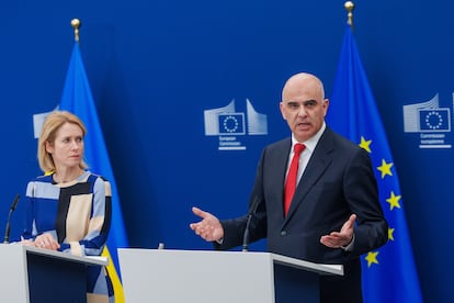 La jefa de la diplomacia europea, Kaja Kallas, y el secretario general del Consejo de Europa, Alain Berset, este martes en Bruselas.