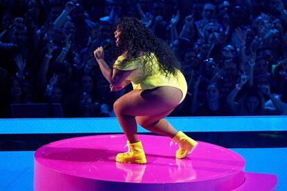 Lizzo, en un momento de su actuación en el escenario de los MTV Video Music Awards 2019.