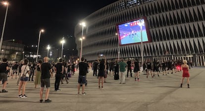 Agrupaciones musicales, teatrales y de espectáculos se han concentrado en la explanada San Mamés.