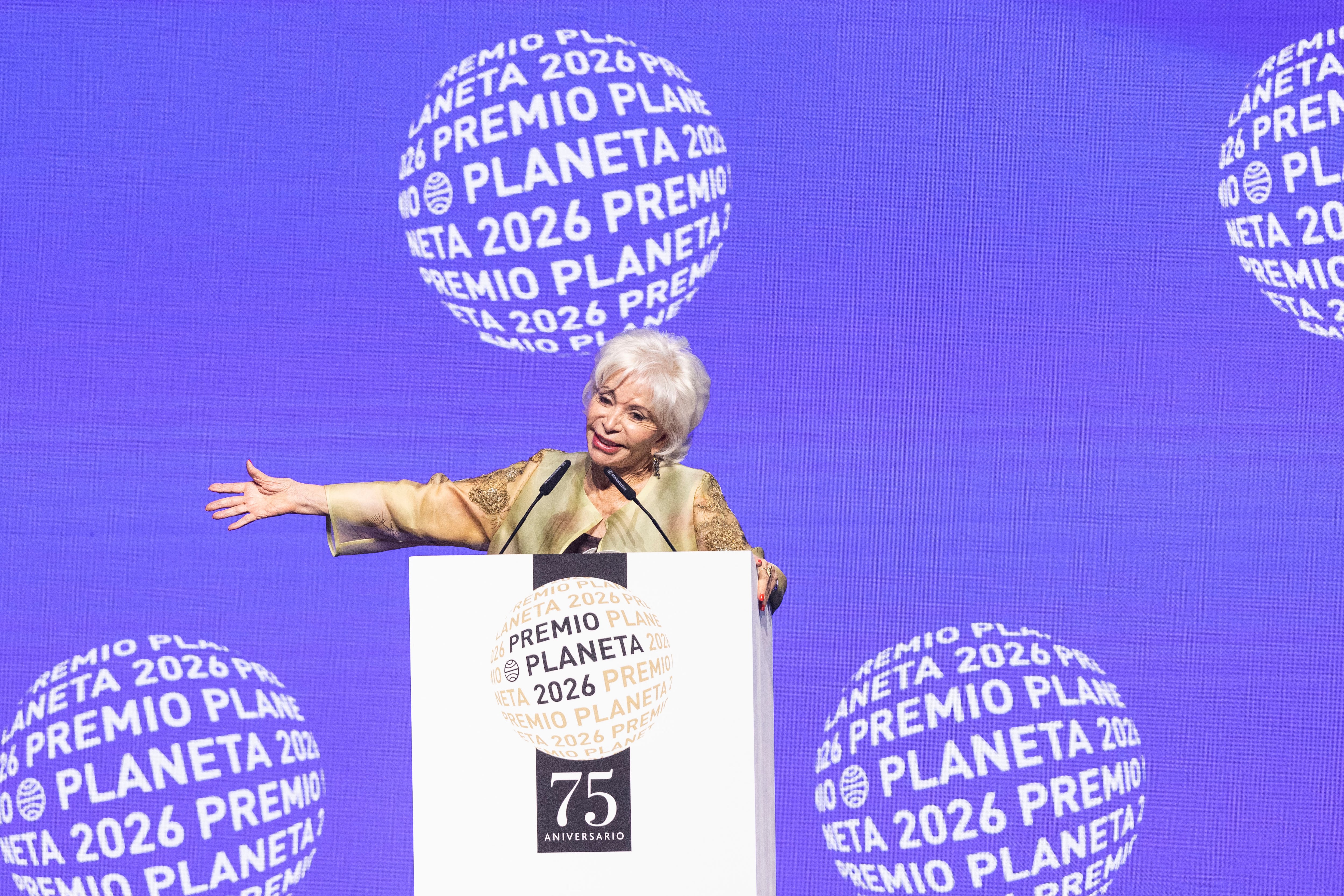La escritora Isabel Allende gana el 75.º Premio Planeta durante la gala de entrega celebrada en la Fira de Barcelona.