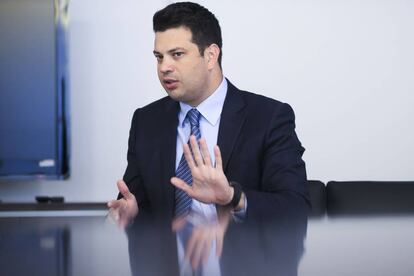 O ministro Leonardo Picciani, em seu gabinete.