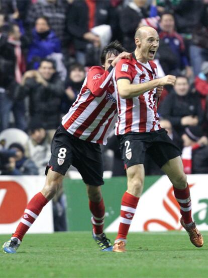 Toquero celebra su gol